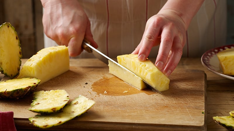 Como cortar um ananas